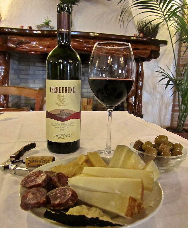 Agriturismo Sa Tiria 툴라다 외부 사진