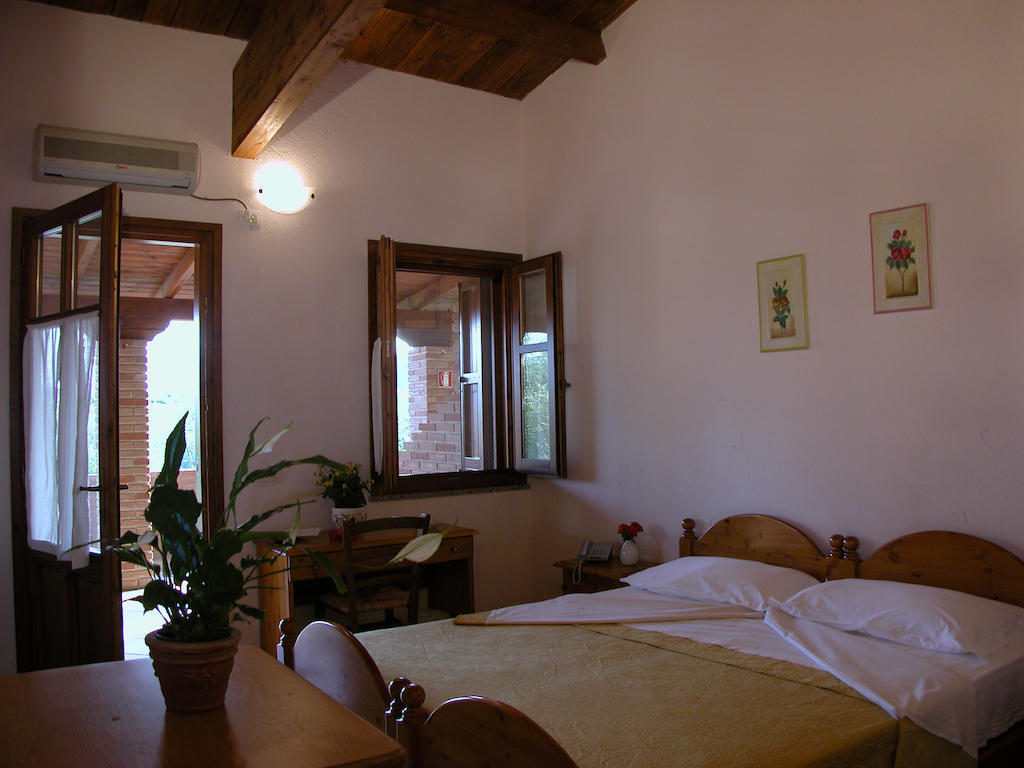 Agriturismo Sa Tiria 툴라다 객실 사진